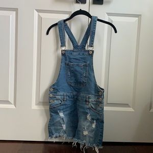 Short denim overalls